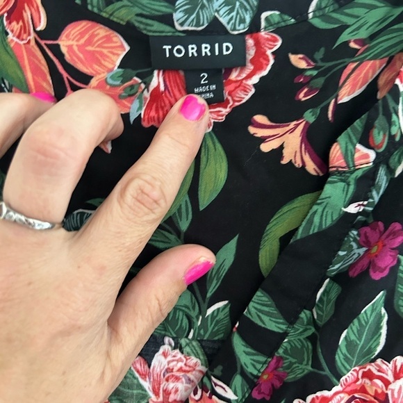 Torrid size 2 Floral Emma Babydoll Challis Tunic Top - Picture 5 of 10